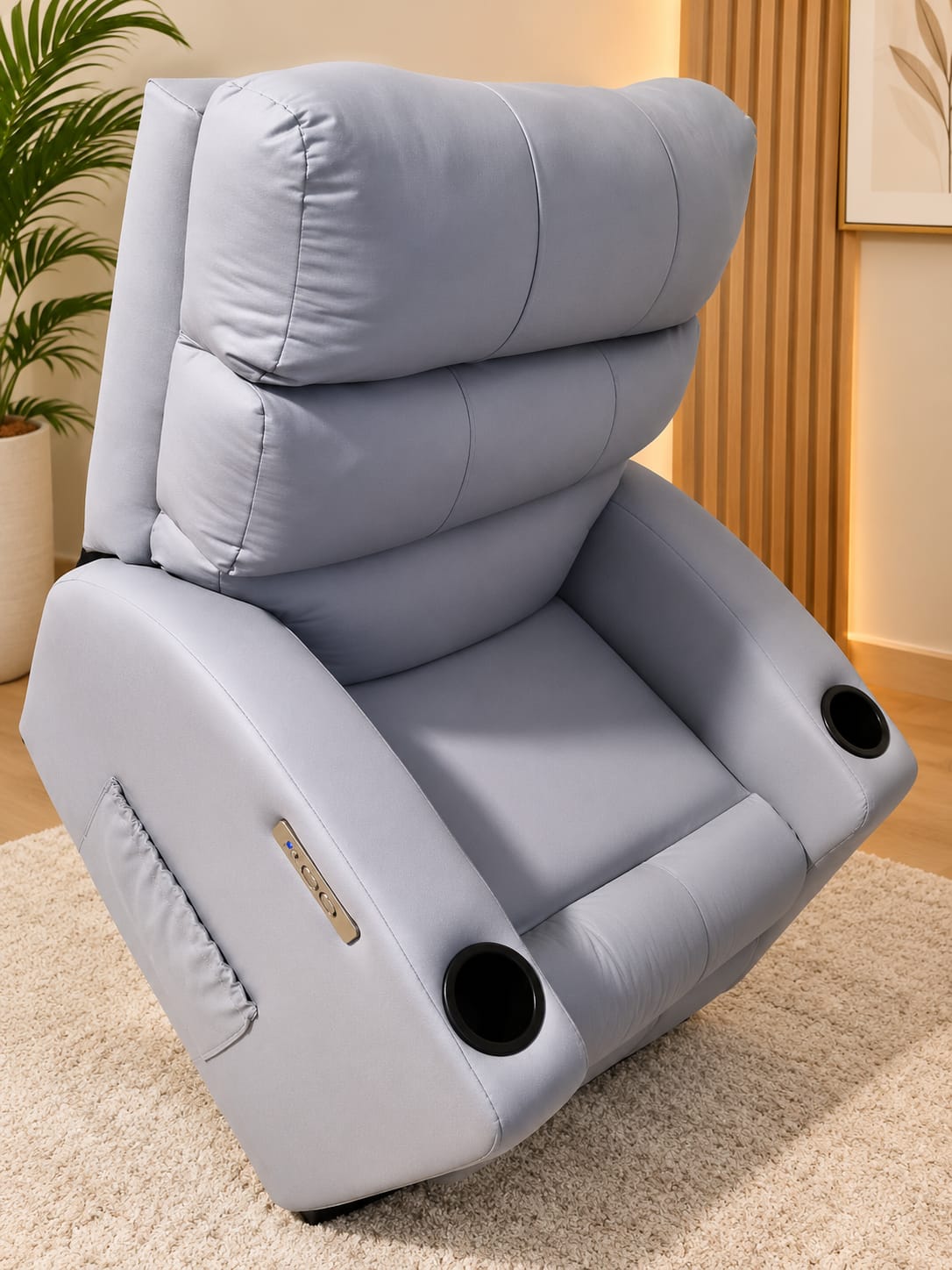 Poltrona pós-cirúrgica PoltroConfort com sistema Lift e porta-copos