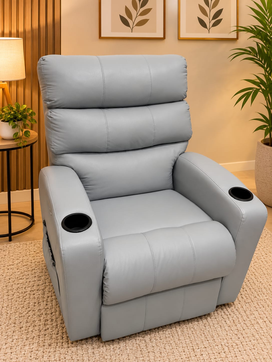 Poltrona premium cinza PoltroConfort em ambiente acolhedor